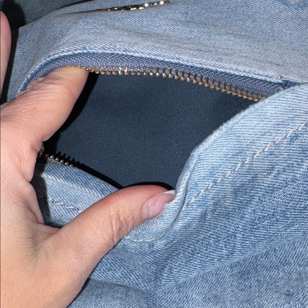 Coach in loved denim, small back pack with wallet. - Picture 7 of 10